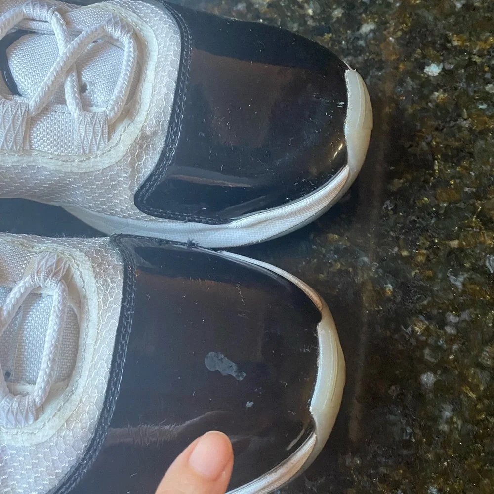 Air Jordan 11 CMFT Low V2 - Picture 9 of 12